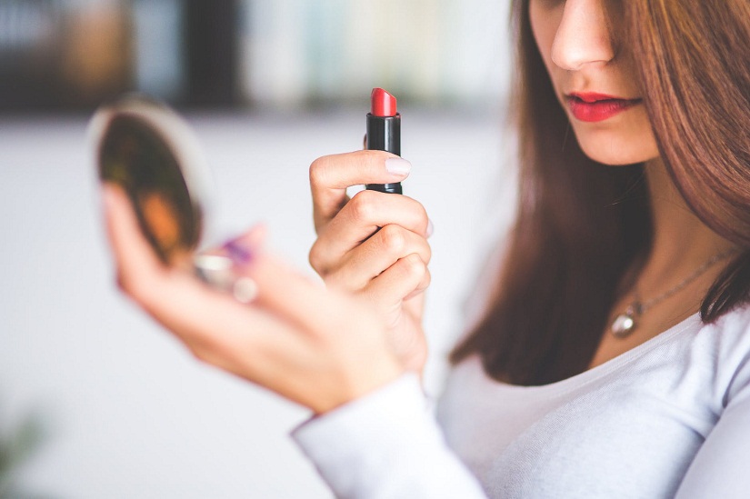 8 Constant Makeup Blunders That Most Women Make and Their Fixes