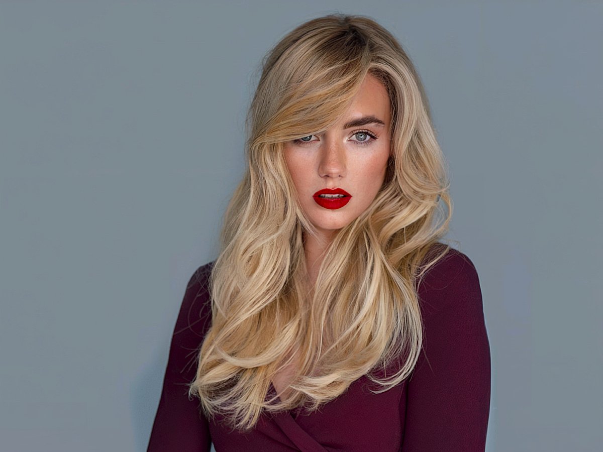 The Side-Swept Bangs