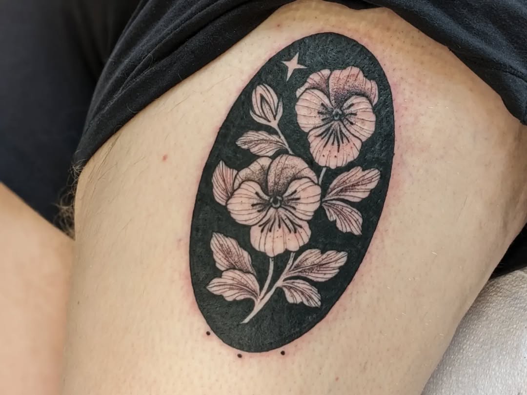 Negative Space Daisy